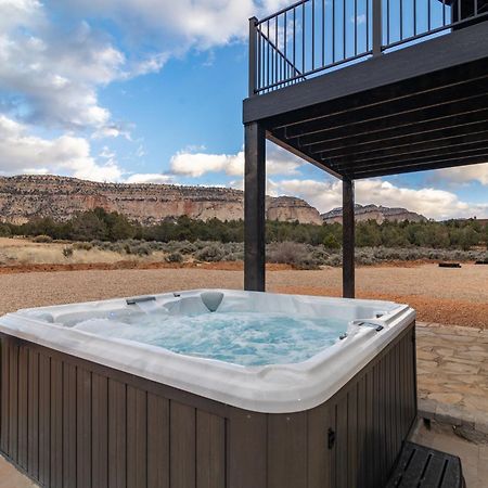 Villa Red Canyon Casita-Brand New, Views, Hot Tub, Near Zion & Bryce Orderville Exterior foto